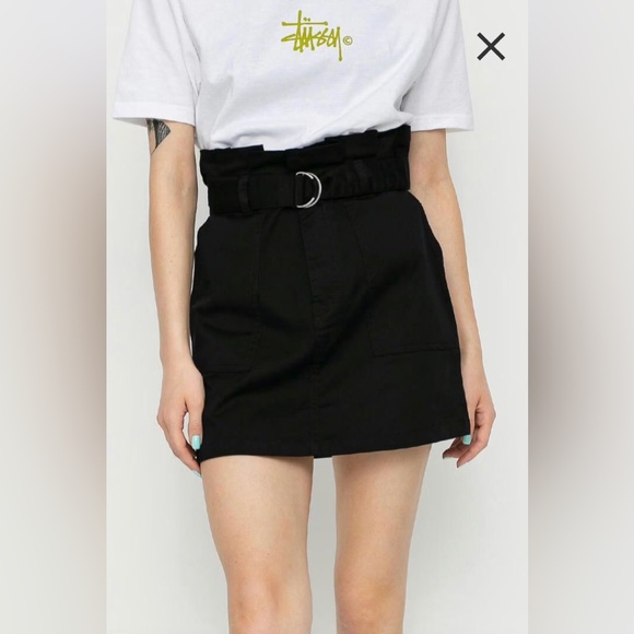 Volcom Frochickie Black Skirt Size-S - Picture 2 of 5